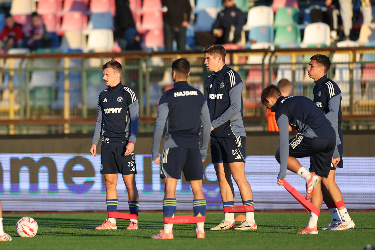 Zagrijavanje nogometaša Gorice i Hajduka uoči početka utakmice 11. kola SuperSport HNL-a