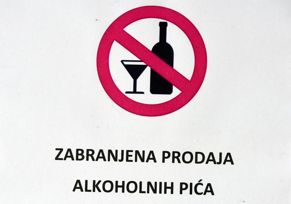 Znak zabrane prodaje alkohola osobama mla?ima od 18 godina