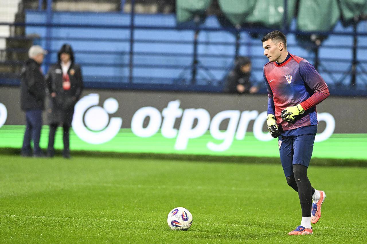 Podgorica: Zagrijavanje igrača prije početka utakmice Crna Gora - Hrvatska