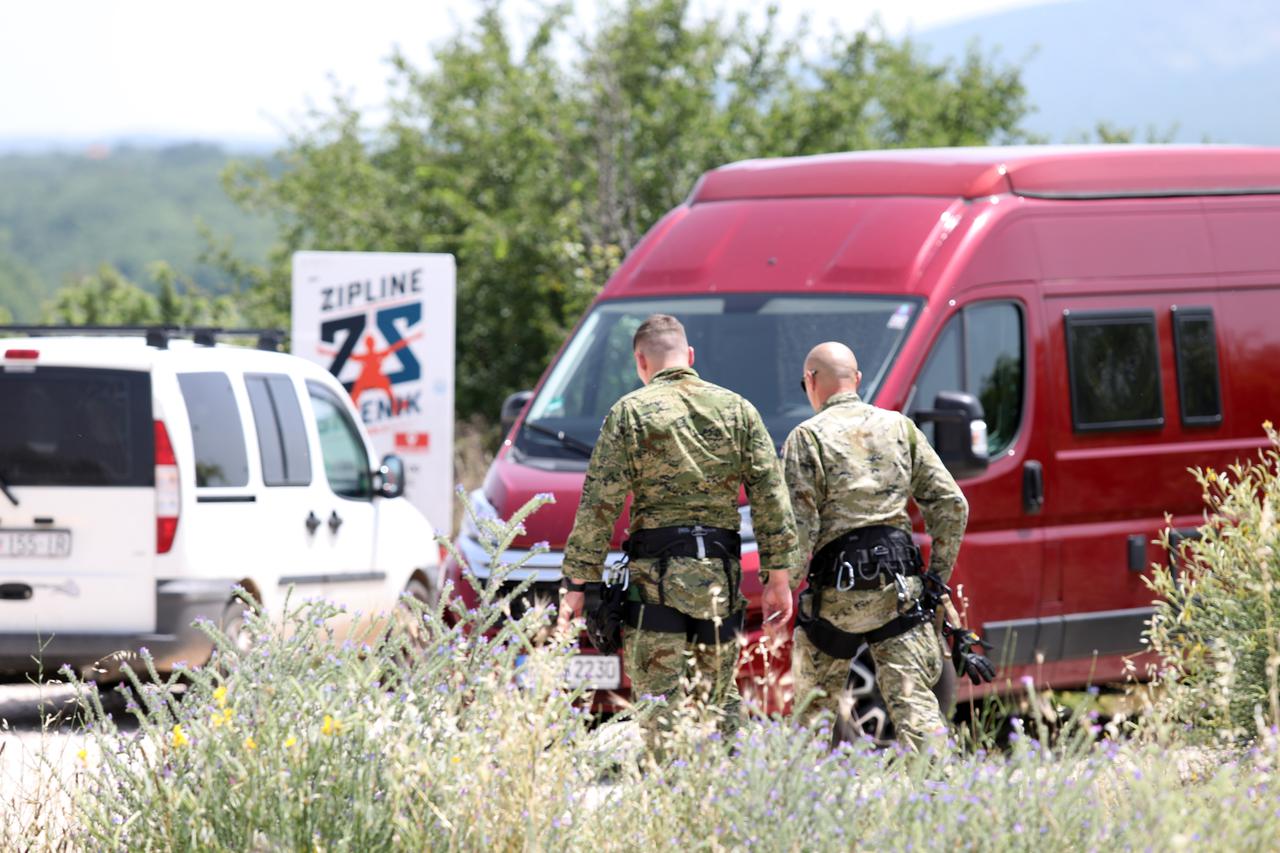 U okolici Pakova Sela srušio se helikopter