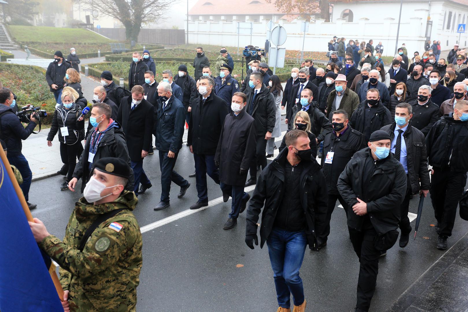  Vukovar - Dan sjecanja na zrtvu Vukovara i Skabrnje 1991.-2020. Krenula Kolona sjecanja u posebnim okolnostima zbog epidemije koronavirusa. Photo: Davor Javorovic/PIXSELL