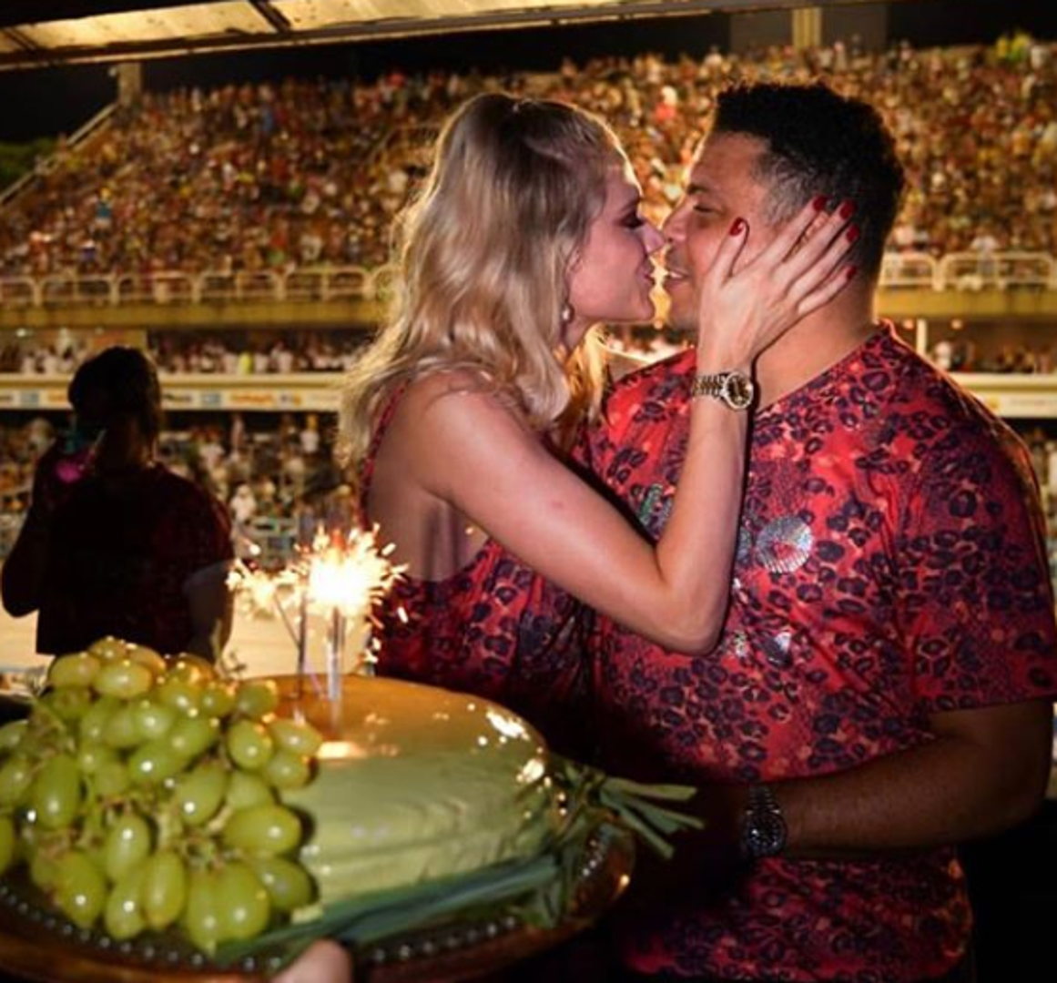 Naime, on tvrdi kako je zamrznuo dovoljno sperme da mu njegova djevojka može roditi 'cijelu nogometnu momčad' .