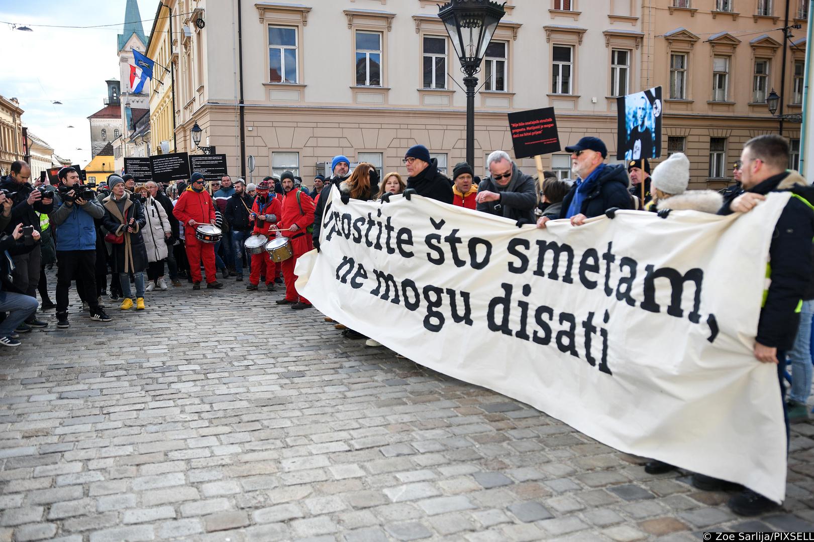 05.02.2023., Zagreb - Prosvjed pod nazivom “Oprostite sto smetam, ne mogu disati" koji organizira Hrvatsko novinarsko drustvo (HND).     Photo: Zoe Sarlija/PIXSELL