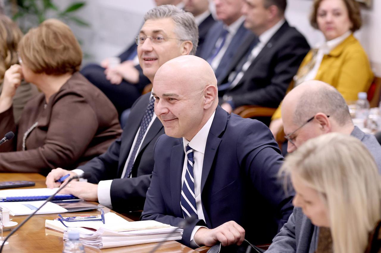 Zagreb: Plenkovic odborima predstavio Alena Ružića, kandidata za novog ministra rada, mirovinskog sustava, obitelji i socijalne politike