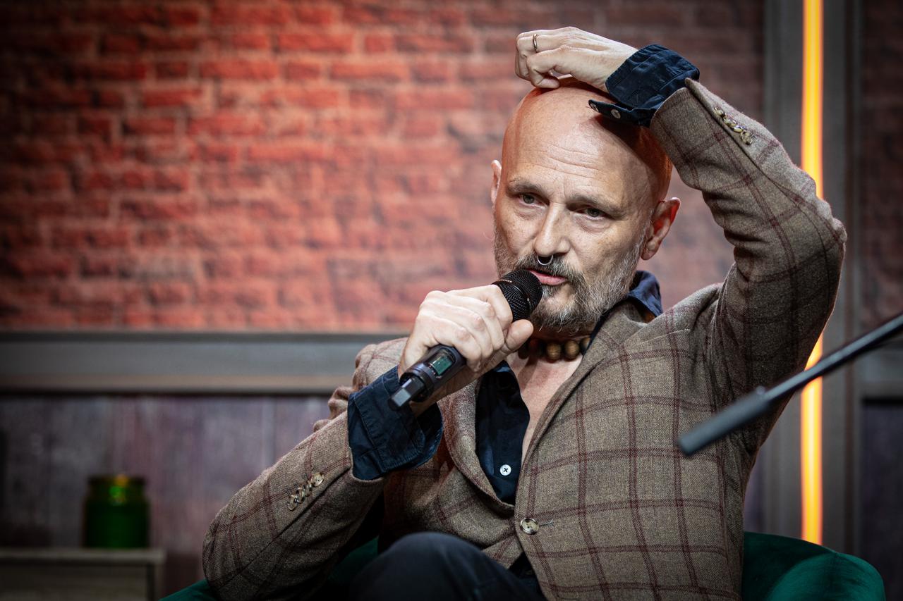 Zagreb: Predstavljanje albuma Damira Urbana  Lipanj, srpanj, kolovoz