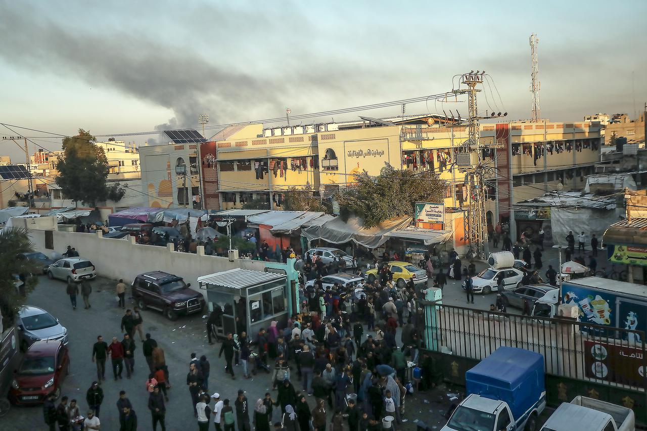 Thousands of Displaced due to Israeli Attacks Take Refuge in Nasser Hospital