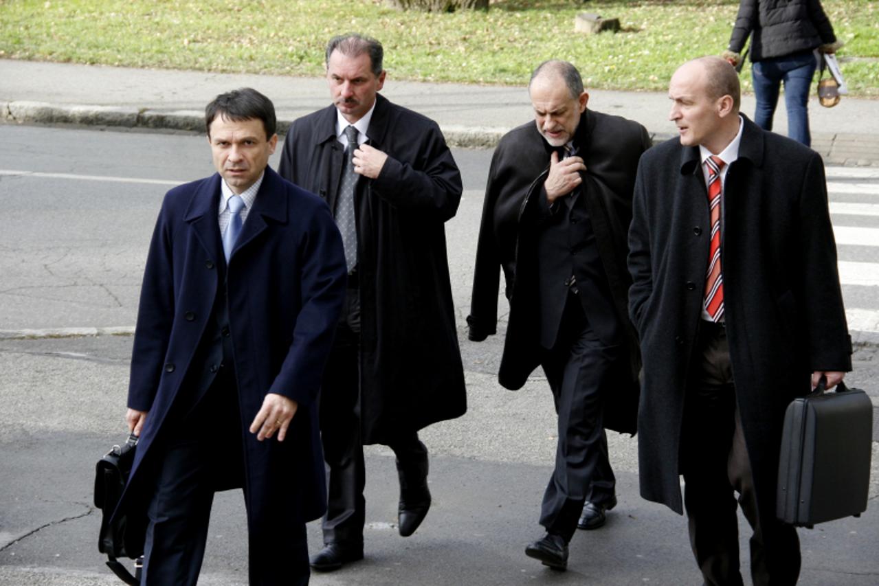 \'07.12.2010., Koprivnica -Dolazak Darka Marinca, Darka Sketa i Zdravka Sestaka na opcinski sud u Koprivnici zbog sumnje za nezakoniti davanje Podravkinih kredita Slogi Photo: Marijan Susenj/PIXSELL\'