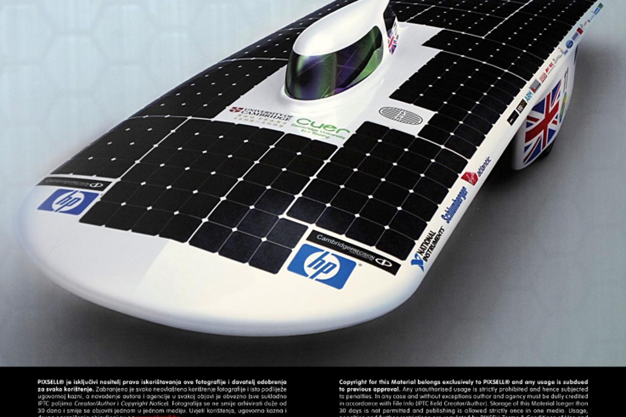 '25.10.2012., Sisak - U Hotelu Panonija predstavljen je projekt SOELA - solarni elektricni automobil kojeg je nositelj Tehnicka skola Sisak, a financira se sredstvima Europske unije. Photo: Nikola Cut
