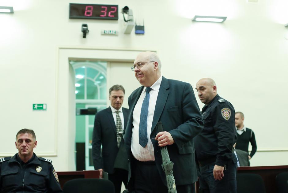 Suđenje u aferi INA-MOL