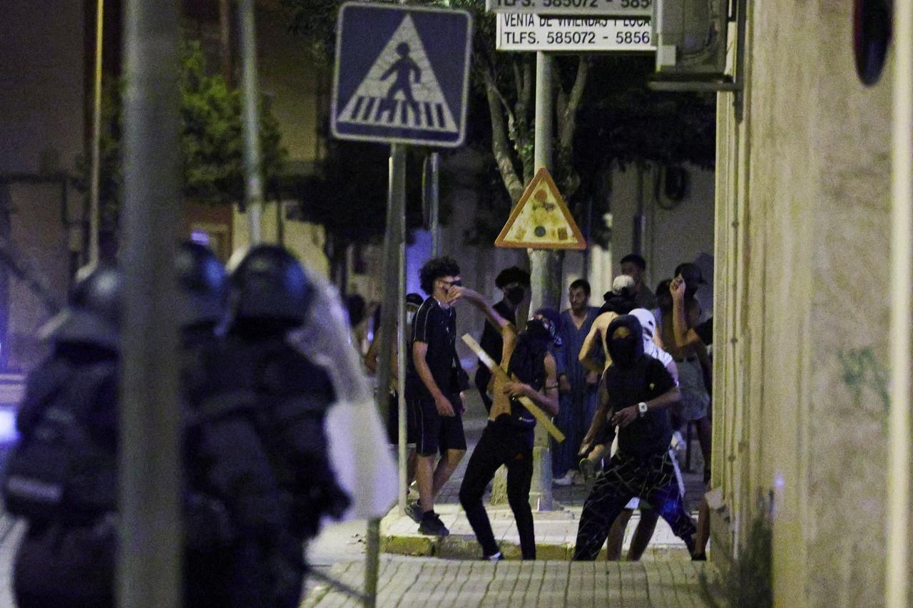 Anti-migrant unrest following an attack on an elderly man by unknown assailants earlier in the week, in Torre Pacheco