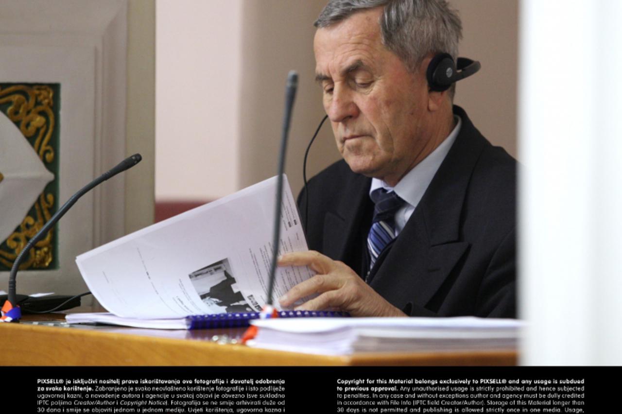 '21.02.2013., Zagreb - Sjednica Sabora RH nastavljena je raspravom  o zakonu o zastiti zivotinja. Ivan Grubisic. Photo: Patrik Macek/PIXSELL'