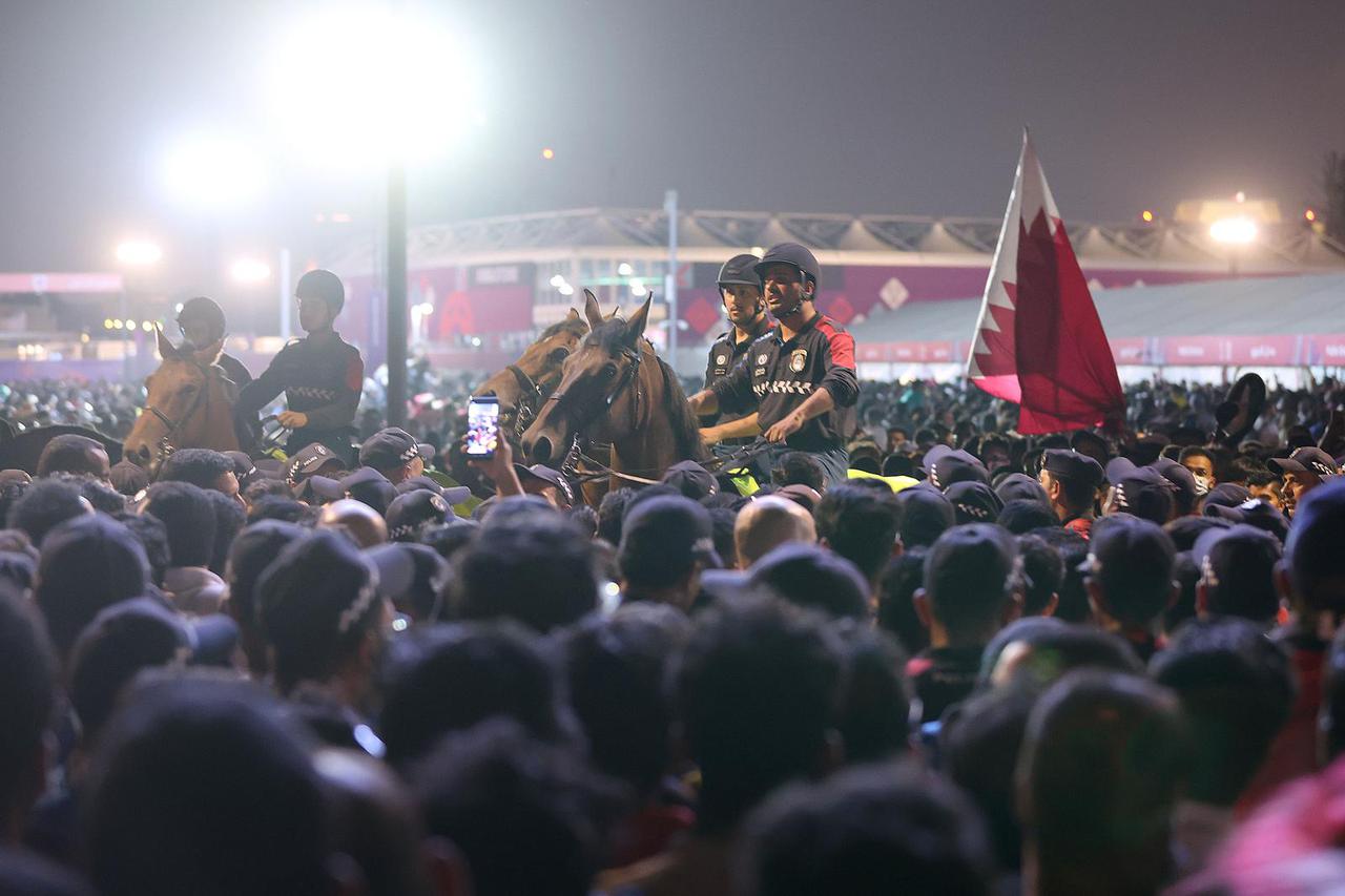 Doha: Zbog velike gužve na FIFA Fan Festivalu ljudi istrčavali u stampedu, intervenirala i policija