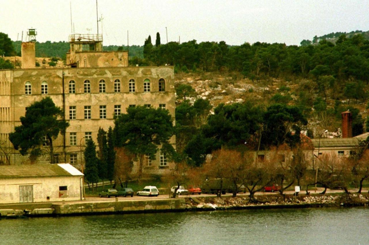 'za dalmaciju......22.02.2005.......sibenik... kuline.... snimio hrvoje jelavic'