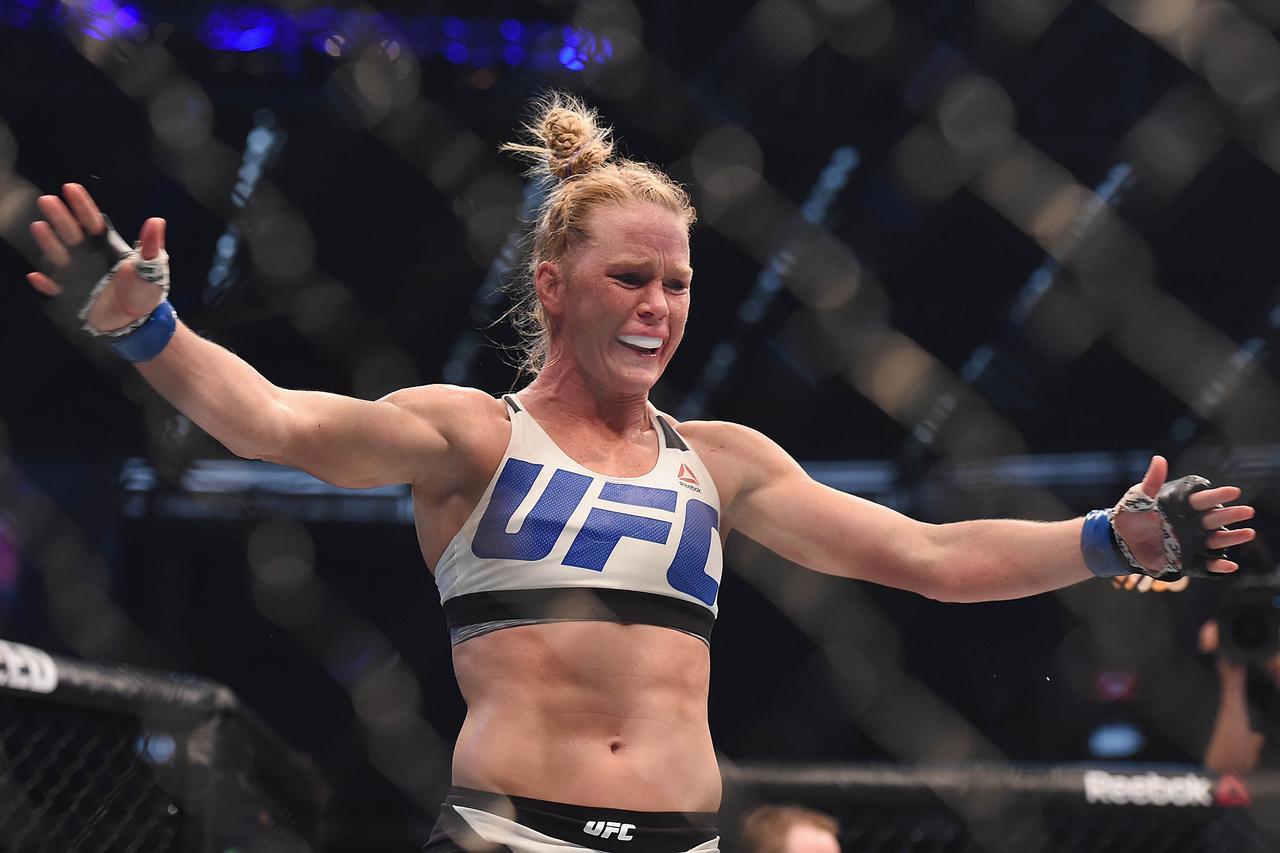 Holly Holm - Ronda Rousey