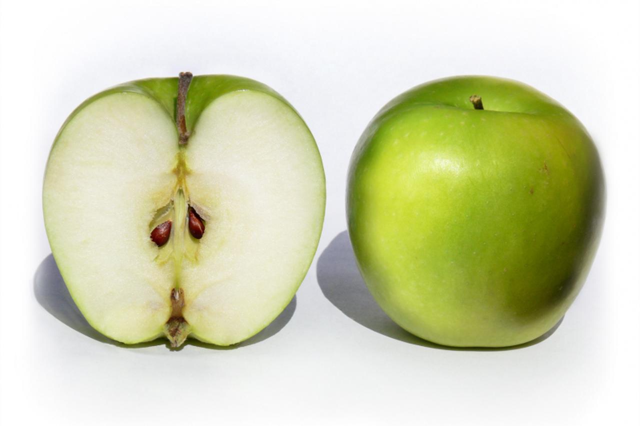 'jabuka1_nnn_ziv_12062010'