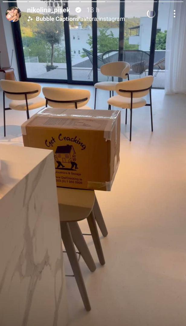 Voditeljica se također pohvalila impresivnim stubištem te podnim oblogama koje je istaknula kao jednu od ključnih stavki prilikom uređenja doma.