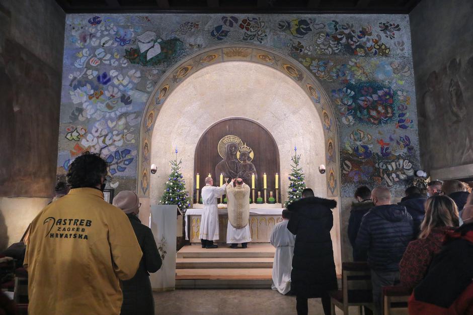 Zagreb: Polnoćka u kapelici Majke Božje Sljemenske Kraljice Hrvata