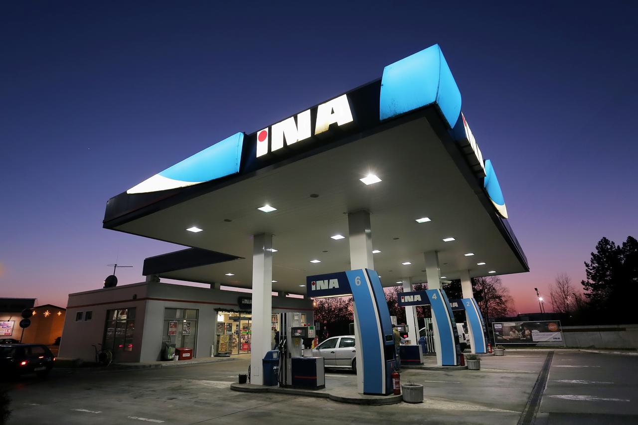 27.12.2016., Velika Gorica - INA benzinska crpka.  Photo: Tomislav Miletic/PIXSELL