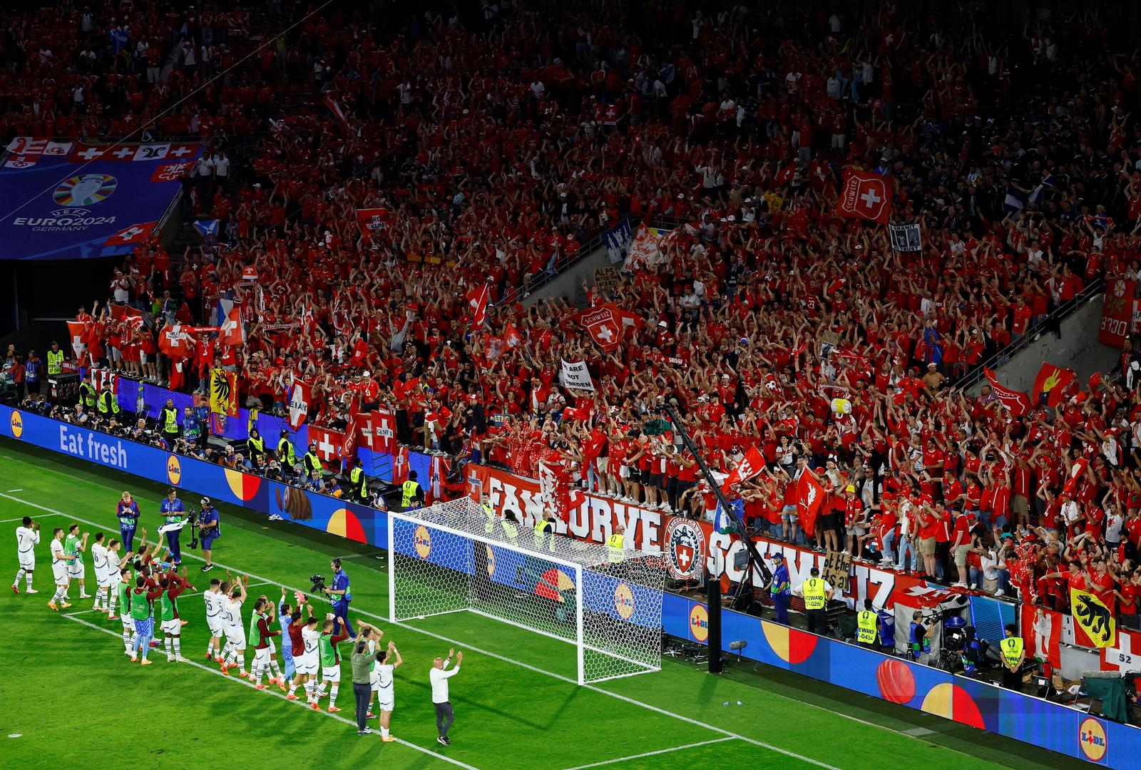 Švicaraca je na tribinama bilo 39.000, čime su zauzeli 19. mjesto po tome kriteriju.