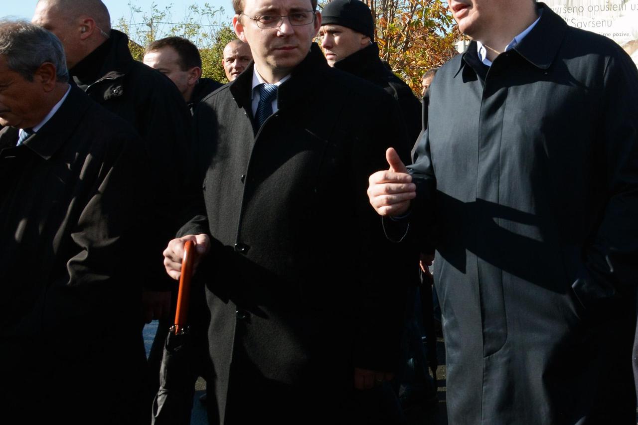 18.11.2014., Vukovar - Dan sjecanja na zrtvu Vukovara 1991. - 2014. pod sloganom Vukovar - mjesto posebnog pijeteta. 23. je obljetnica stradavanja i zrtve Vukovara u Domovinskom ratu. Sudionici Kolone sjecanja prolaze ulicama grada do Memorijalnog groblja