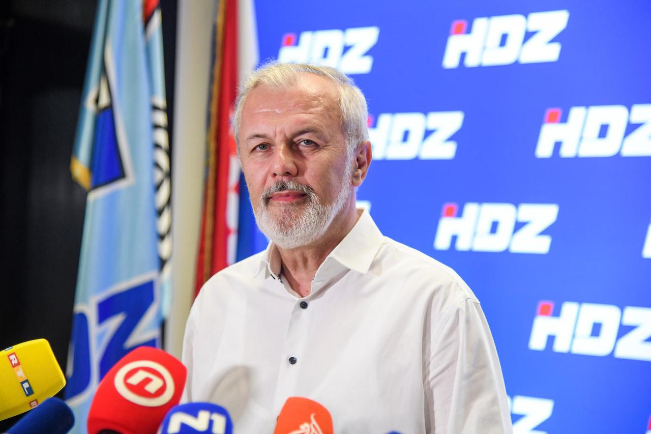 Zagreb: Ante Sanader dao izjavu medijima nakon sjednice Predsjedništva HDZ-a