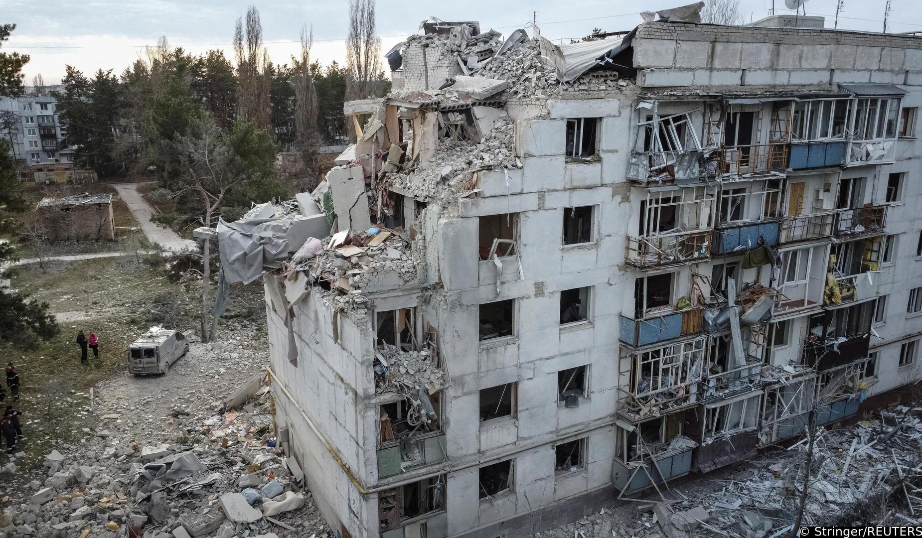 A view shows a residential building damaged by a Russian missile strike, amid Russia's attack on Ukraine, near the town of Chuhuiv, Kharkiv region, Ukraine December 2, 2022. REUTERS/Vitalii Hnidyi Photo: Stringer/REUTERS