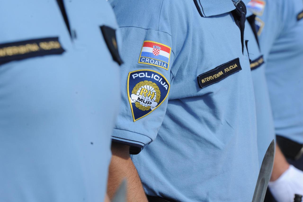 policajci