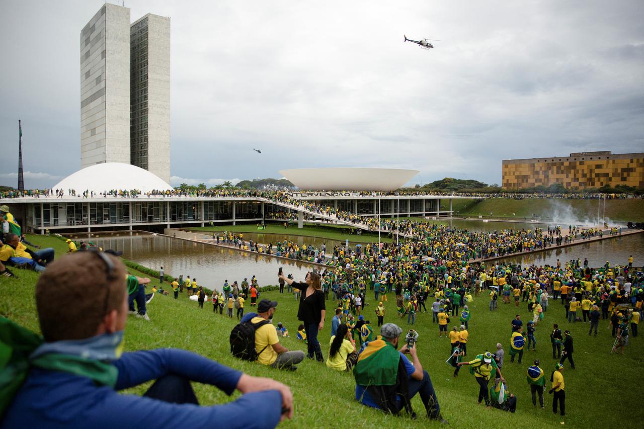 Bolsonaro backers ransack Brazil presidential palace, Congress and Supreme Court in Brasilia