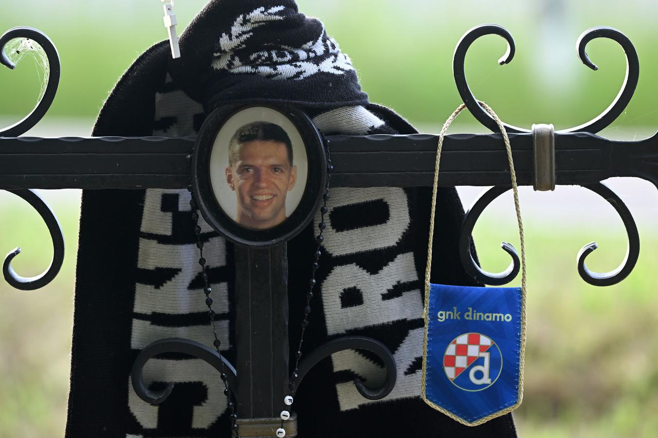 Denkendorf: Spomen-obilježje na mjestu gdje je poginuo hrvatski košarkaš Dražen Petrović