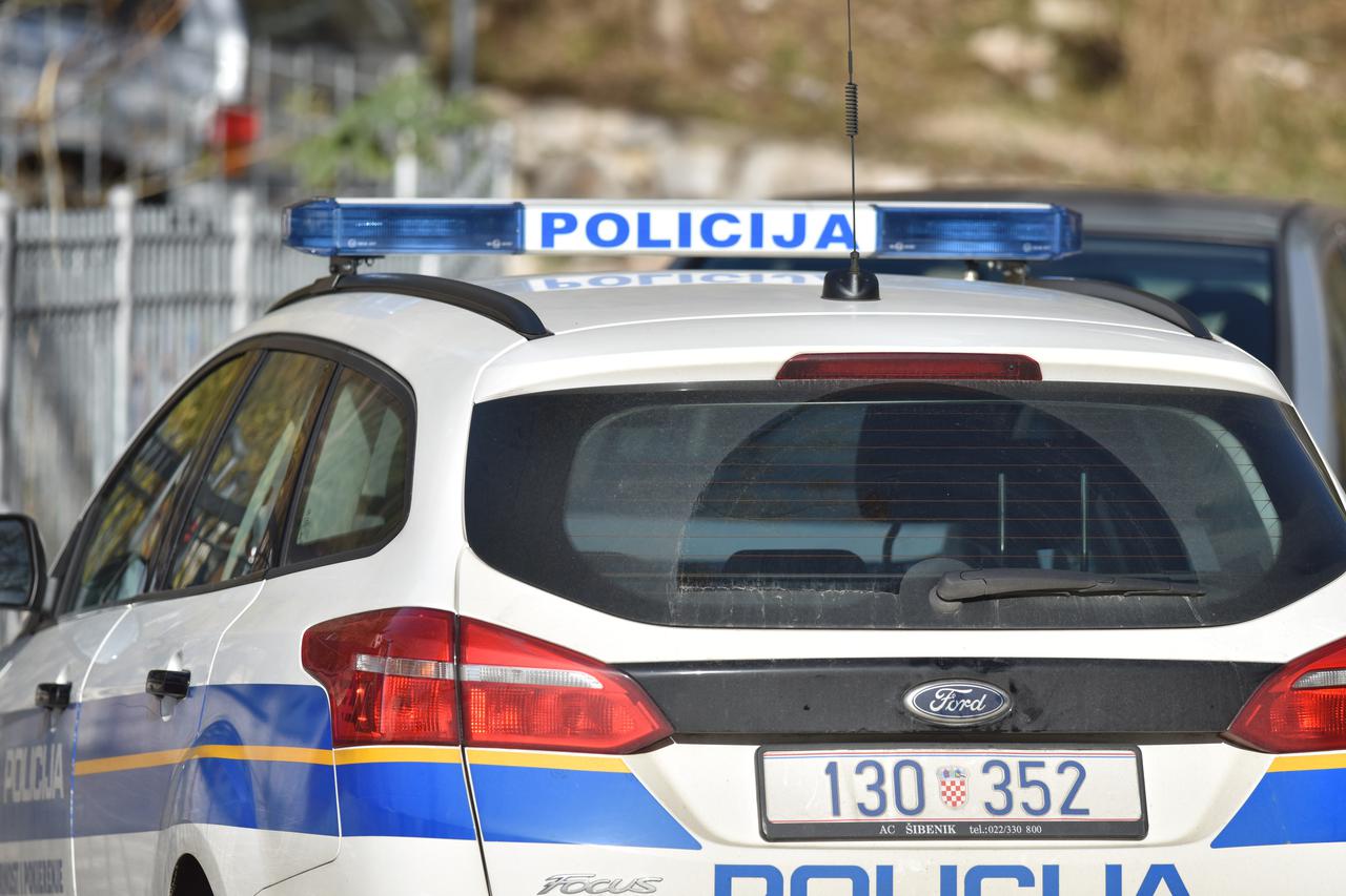 policija