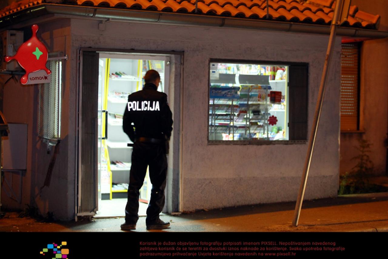 '10.11.2009., Rijeka - Maskirana muska osoba oko 17.15 sati izvrsila je razbojnistvo u kiosku Inovine u Zametskoj 59 b. Prodavacici je zaprijetio odvijacem. Preplasena prodavacica u razgovoru s polici