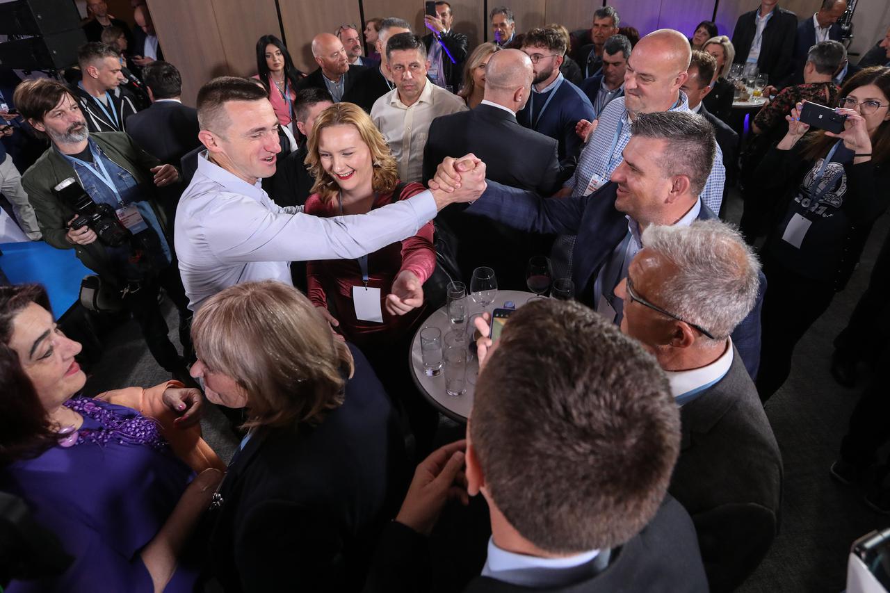 Zagreb: Ivan Penava obratio se okupljenima u stožeru Domovinskog pokreta