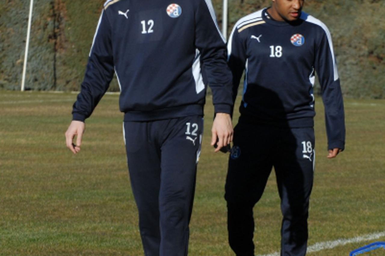 'sport...medjugorje...15.01.2012...dinamo, pripreme medjugorje, sportski centar medjugorje, jutarnji trening...loncaric i sammir foto:zoran grizelj vecernji list'