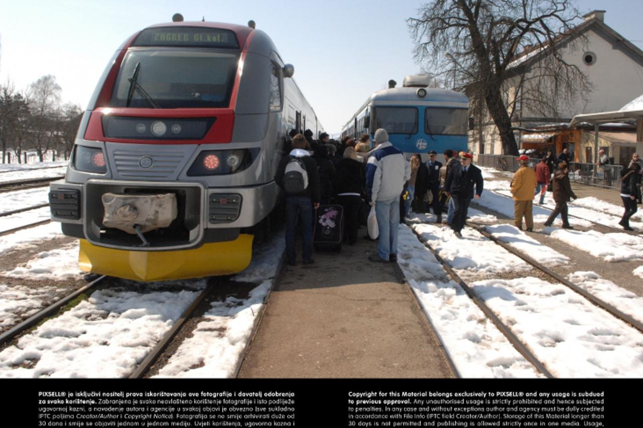 '28.03.2013. Zabok - Panel rasprava i prezentacija o modernizaciji zeljeznickih pruga kroz Zagorje prema Varazdinu i prema Krapini. U buducnosti bi se trebalo krenuti u izgradnju brze pruge Od Zagreba