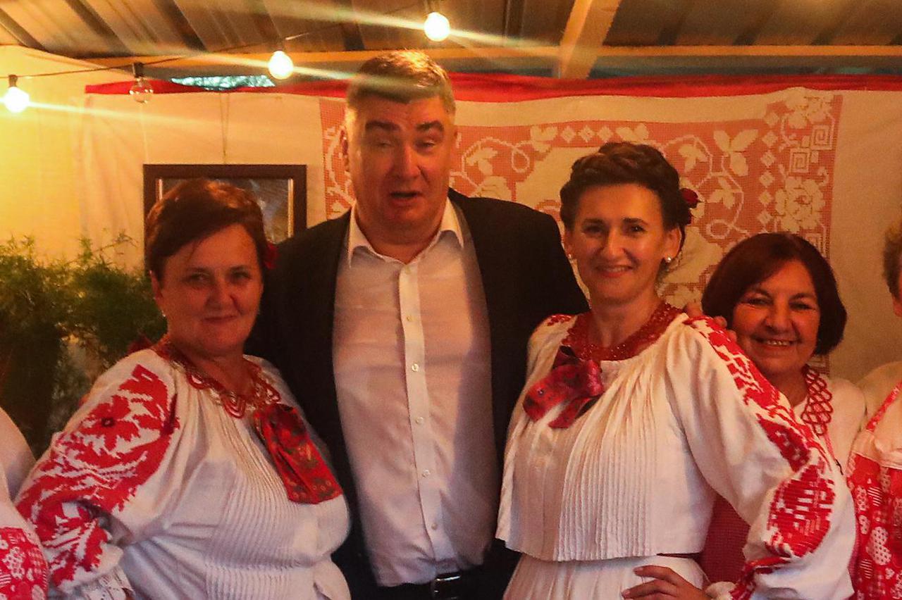 Vrbovec: Predsjednik Milanović sudjelovao na otvaranju manifestacije "Kaj su jeli naši stari"