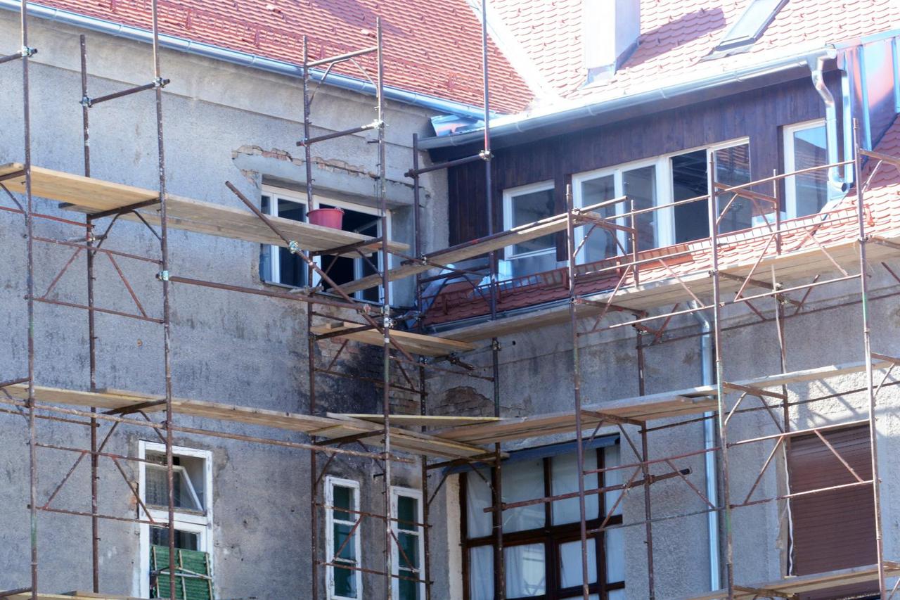 Sisak: 61-godišnji radnik pao sa skele i poginuo