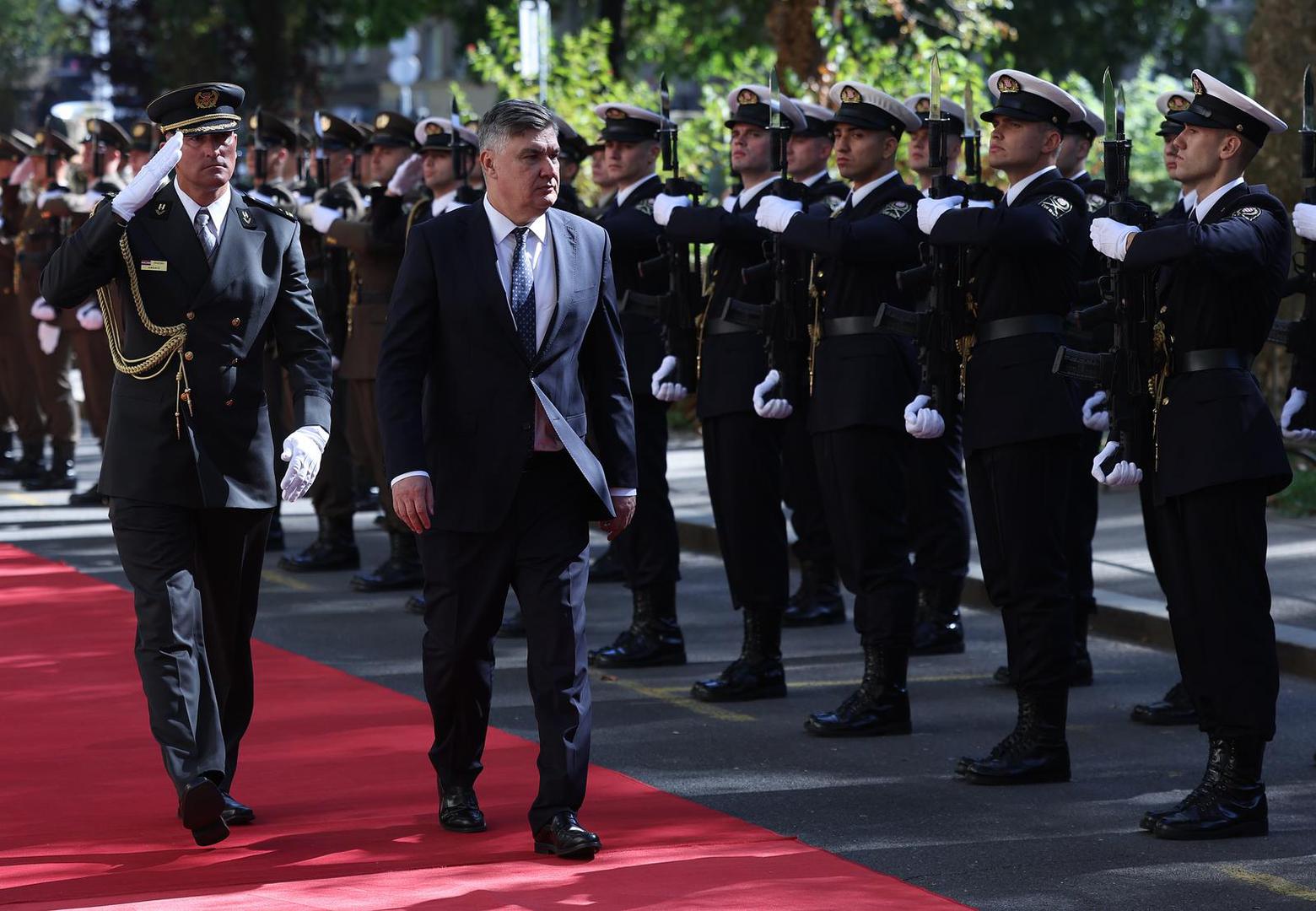 Zoran Milanović, predsjednik Republike i vrhovni zapovjednik Oružanih snaga Republike Hrvatske, sastao se danas s načelnikom Glavnog stožera i zapovjednicima Oružanih snaga. 