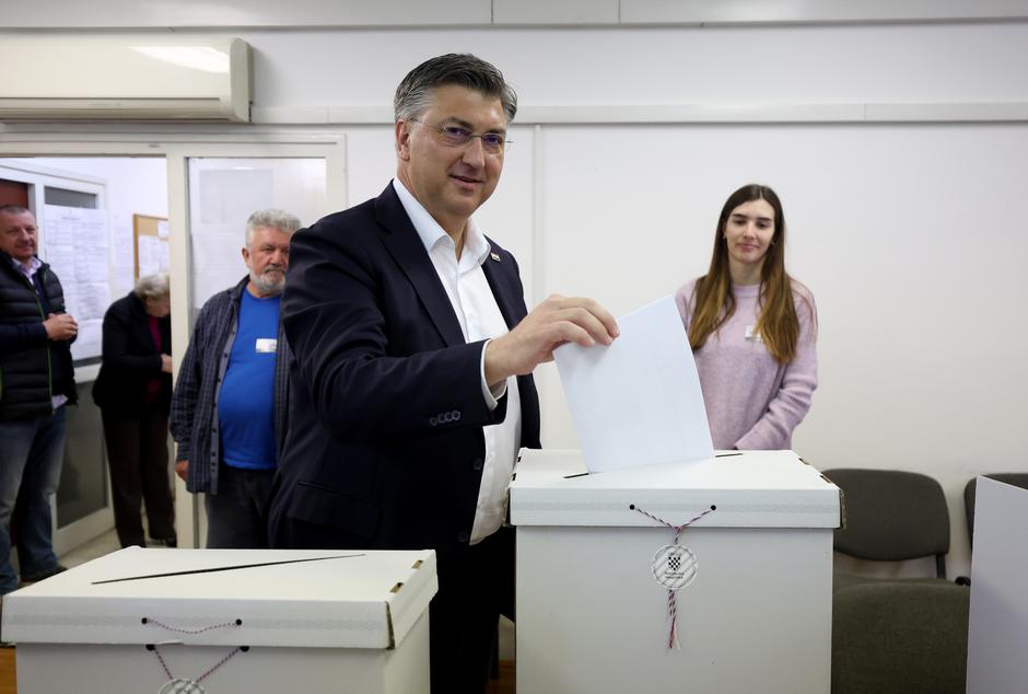 Zagreb: Andrej Plenković glasovao na parlamentarnim izborima