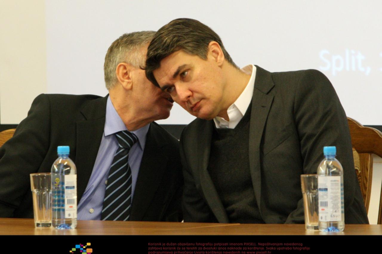 '11.12.2012., Split - Premijer Zoran Milanovic odrzao predavanje na Pravnom fakultetu na temu Uloga Vlade RH u procesu prikljucivanja EU i usvajanje pravne stecevine EU. Rektor Pravnog fakulteta Ivan 