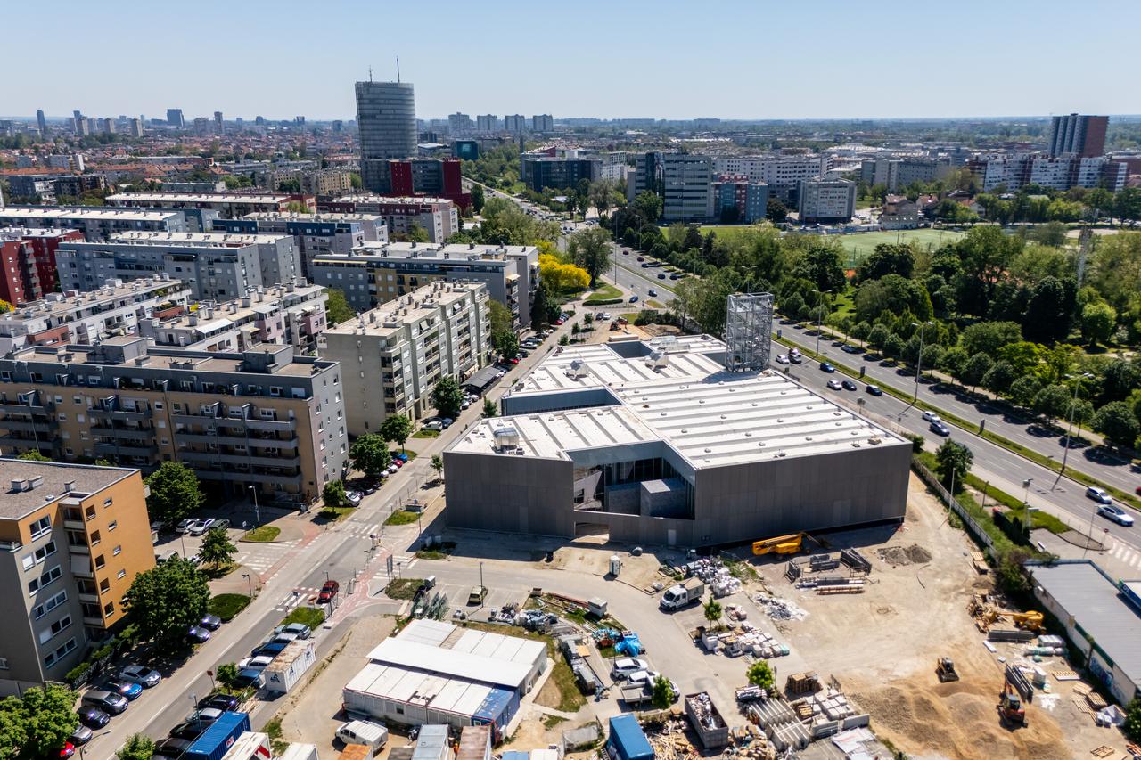 Pogled iz zraka na novi bazenski kompleks u Španskom
