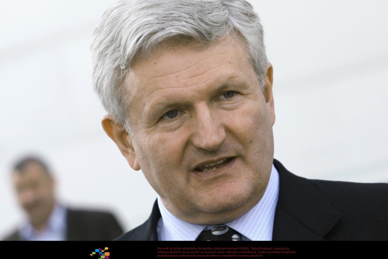 '24.04.2009., Vrbovec - Premijer Ivo Sanader otvorio je novu Agrokorovu tvornicu za proizvodnju mesa u Vrbovcu s kapacitetom od 100.000 tona godisnje. Ivica Todoric, vlasnik koncerna Agrokor.  Photo: 