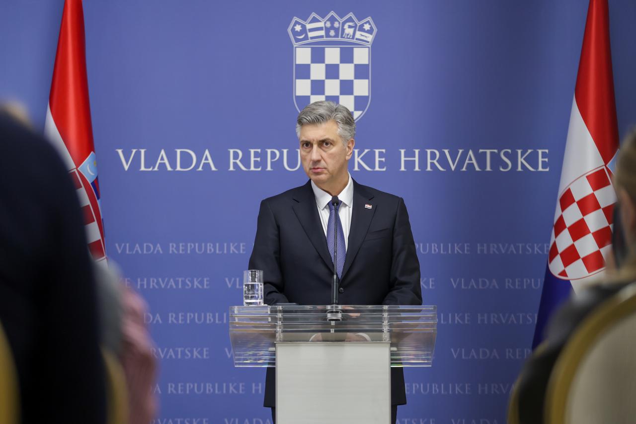 Zagreb: Andrej Plenković održao konferenciju za medije nakon sastanka parlamentarne većine