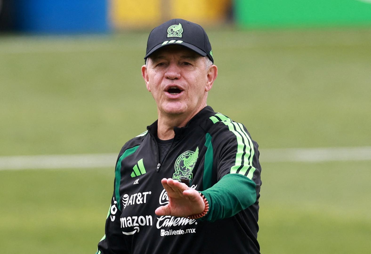 Javier Aguirre (Meksiko, €2.5 milijuna godišnje) – Iskusni meksički strateg vodi trećeg domaćina ovog prvenstva, reprezentaciju Meksika, za jednak iznos od 2.5 milijuna eura godišnje.