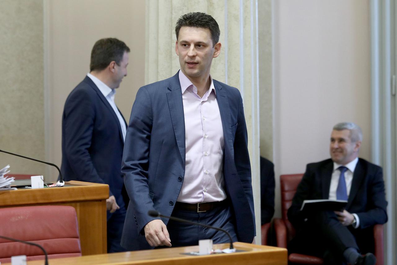 Petrov tvrdi da Vlada nije sposobna za provođenje reformi