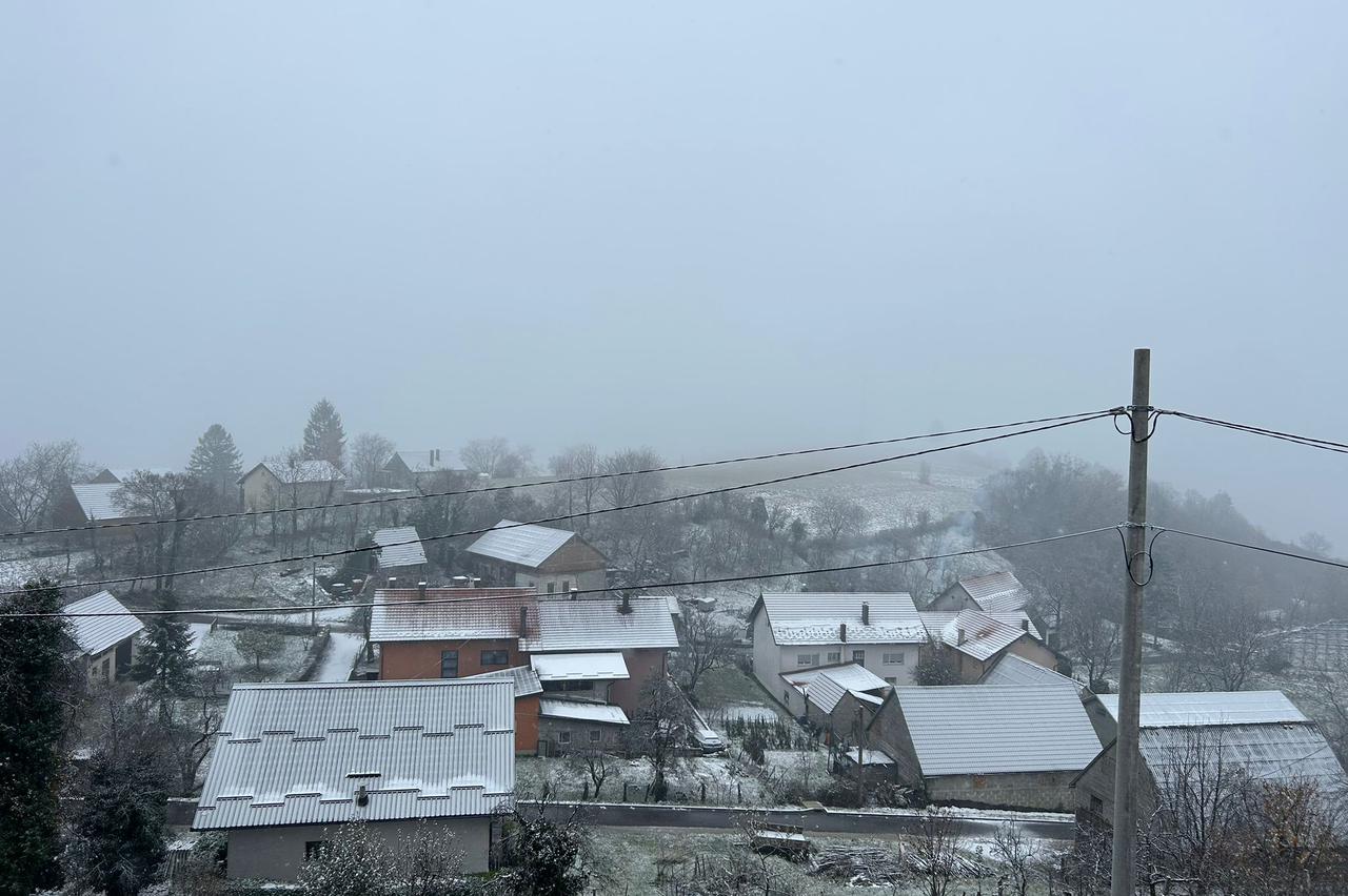 Snijeg u središnjoj Hrvatskoj
