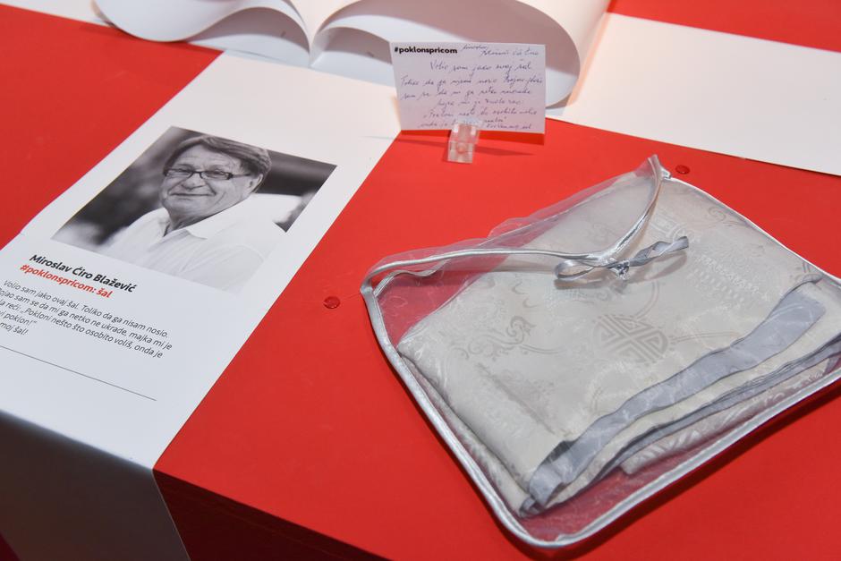 Zagreb: U MUO otvorena izložba Poklon s pri?om u organizaciji ?asopisa Story