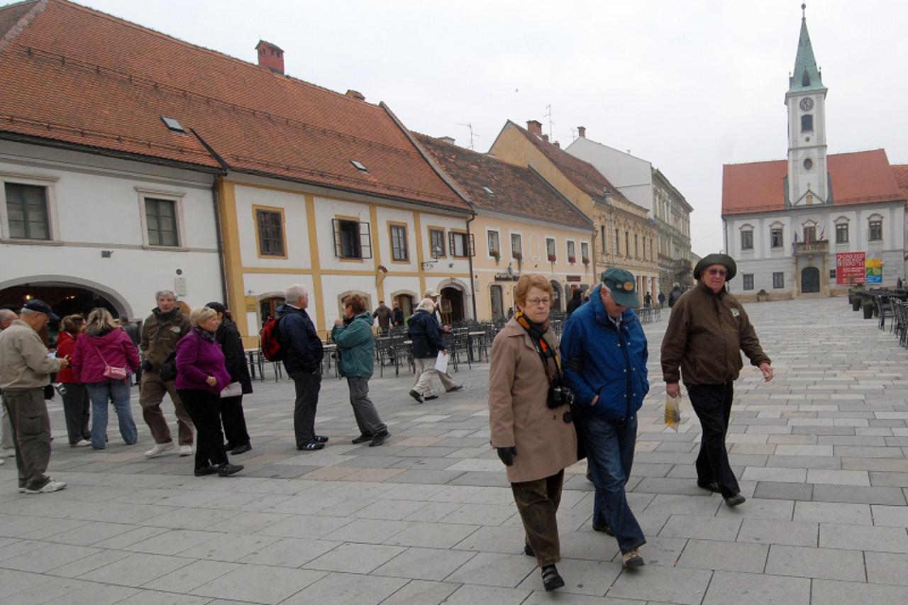 '03.11.2010. Korzo, Varazdin, Americki turisti umirovljenici na izletu u Varazdinu Photo: Marko Jurinec/PIXSELL'