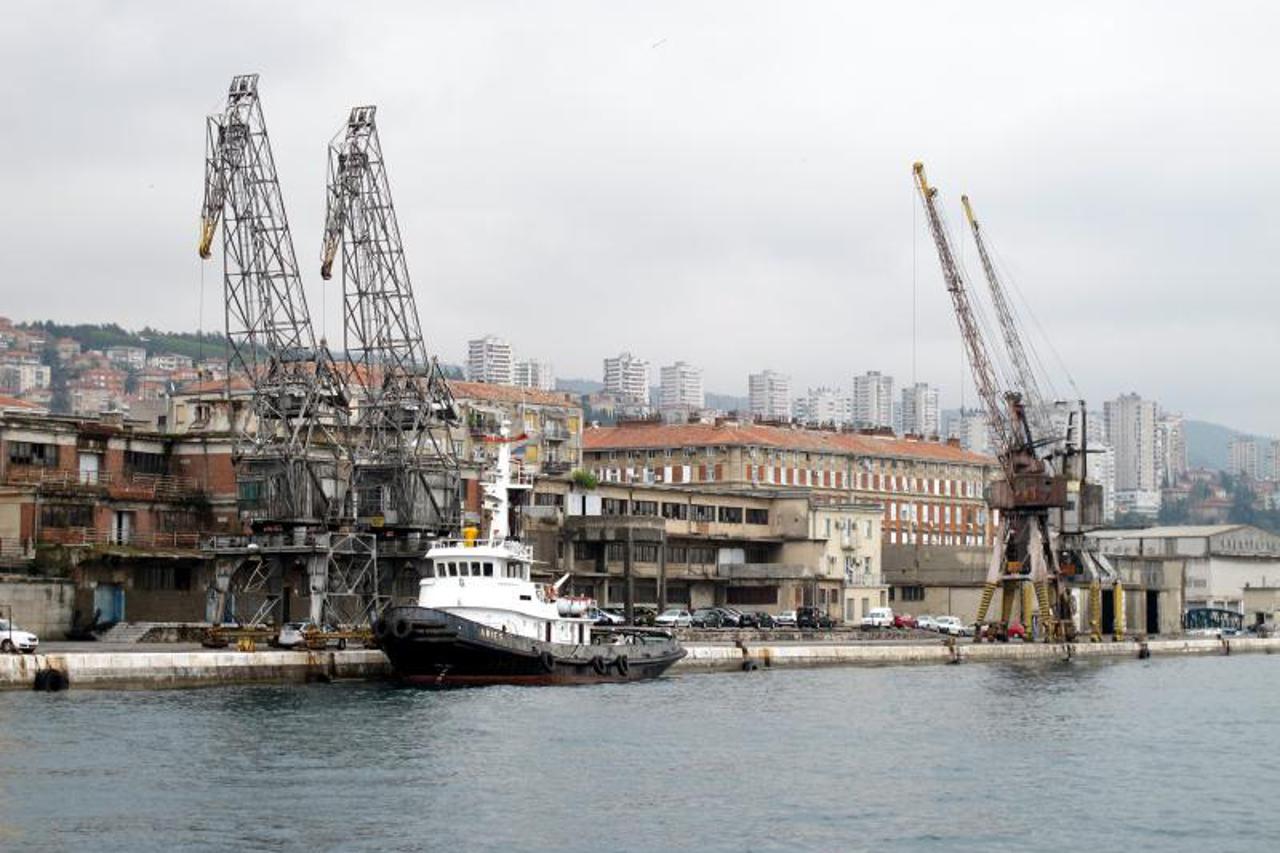 Porto Baroš, portal