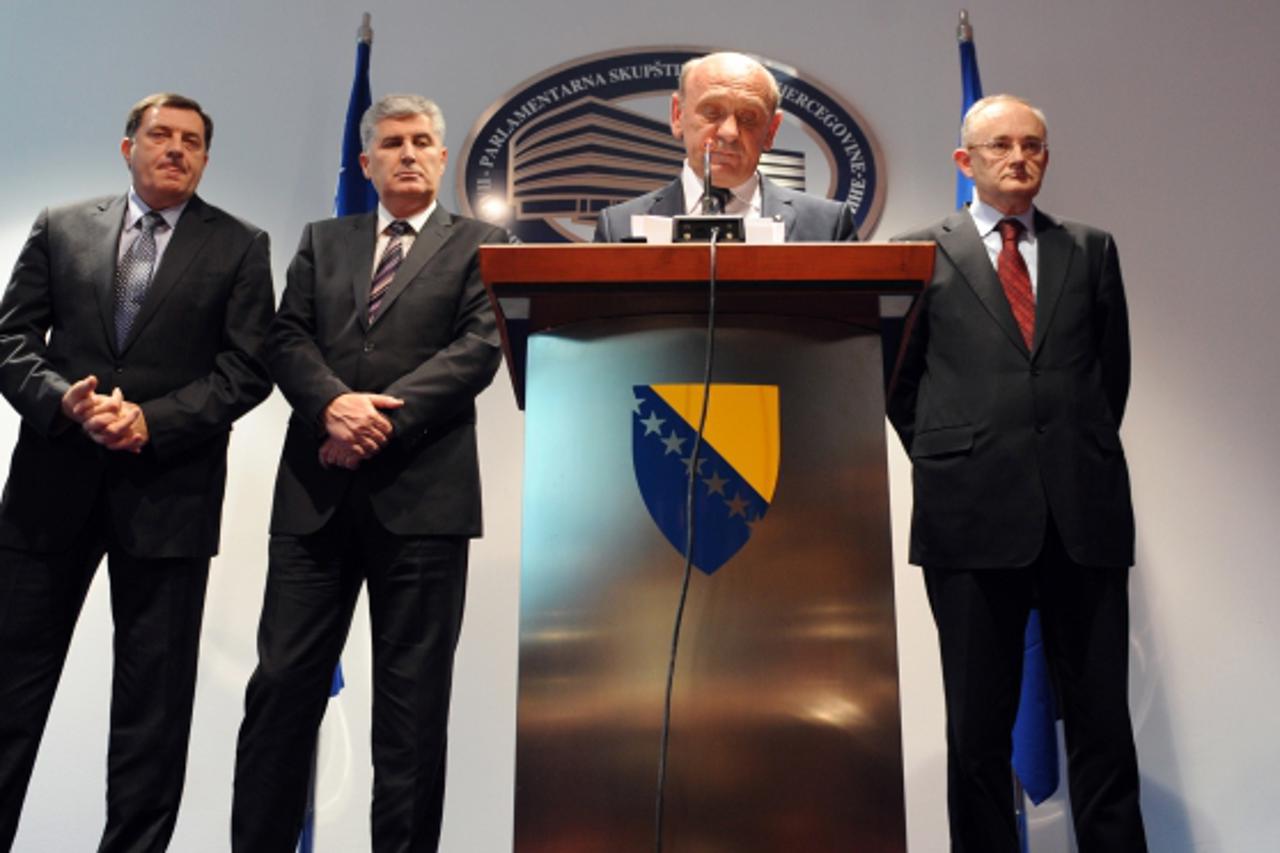 '(L-R) Learders of Bosnia and Herzegovina\'s main parties, Zlatko Lagumdzija of the Social Democratic Party, Milorad Dodik of the Aliance of Independent Social Democrates, Dragan Covic of the Croatian