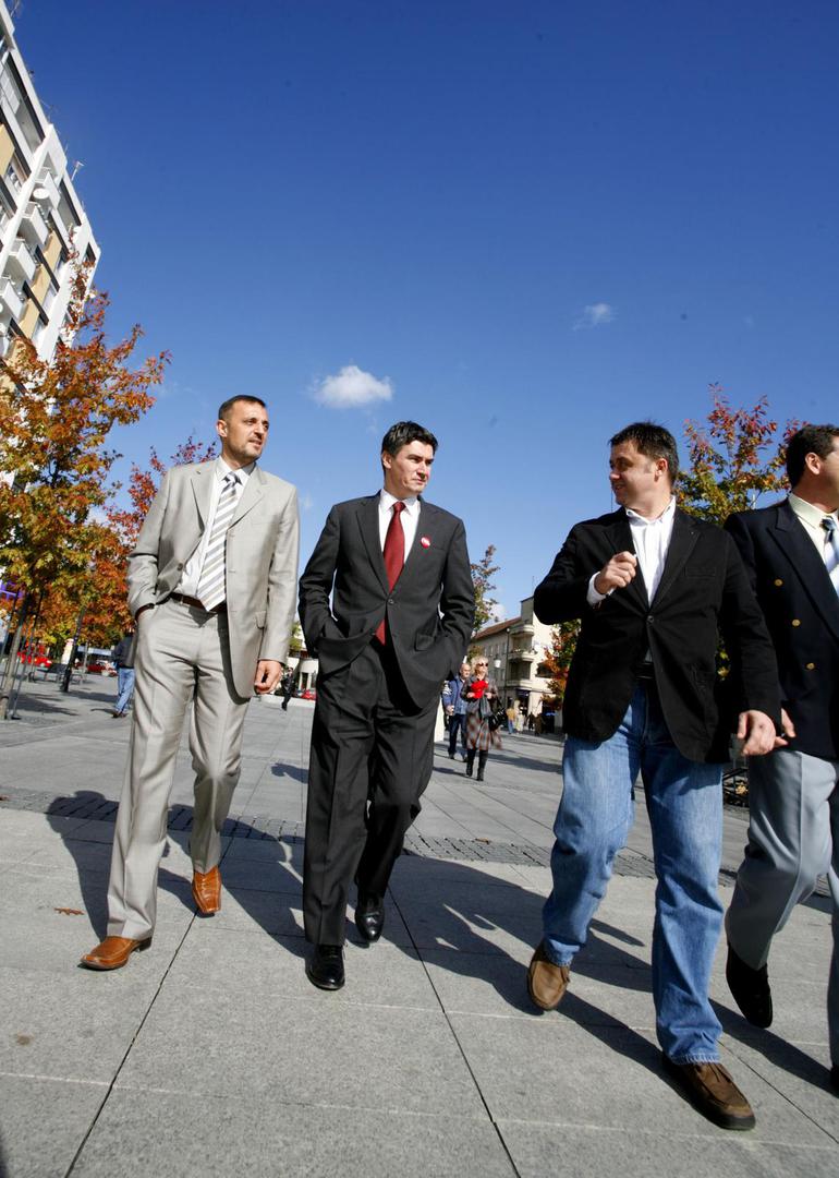 Otežala mu je i retorika pa tako danas bez dlake na jeziku, udara po svojim političkim protivnicima